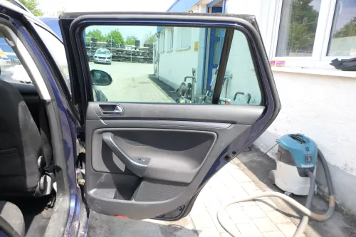 1x Golf Variant Kombi AJ5 5 1K Türverkleidung Verkleidung Tür hinten rechts schw