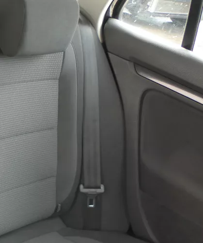 VW Golf 6 + 5 Kombi Variant Gurt hinten links 1K9857805