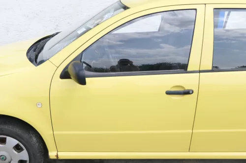 Fabia 6Y Kombi + Limousine Tür vorne links Fahrertür gelb LF1R ohneAnbauteile