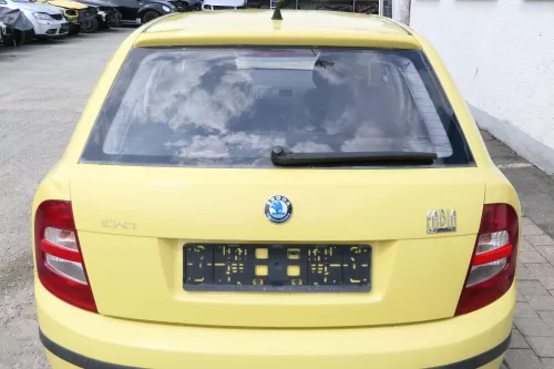 Skoda Fabia 6Y6 Schrägheck Heckklappe Kofferraumklappe hinten gelb LF1R Scheibe