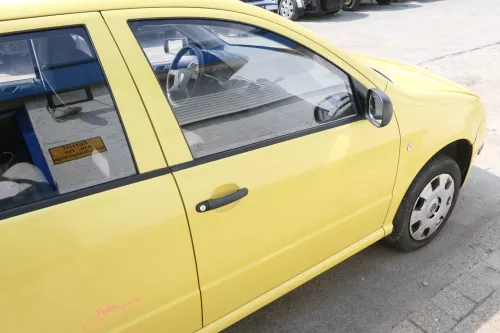 Skoda Fabia 6Y Kombi Limousine Tür vorne rechts Beifahrertür gelb LF1R (175773)