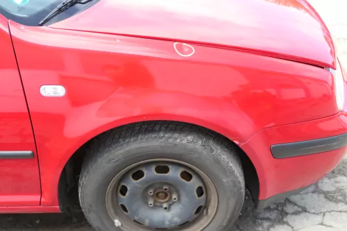 VW Golf 4 Kotflügel vorne rechts rot LY3D