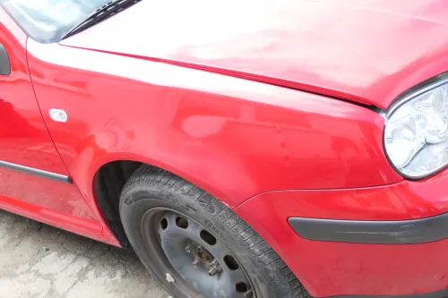 VW Golf 4 Kotflügel vorne rechts rot LY3D (175791)