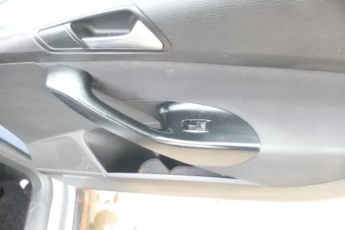 VW Passat 3C Variant 1x Türverkleidung Verkleidung Tür vorne rechts schwarz (175963)