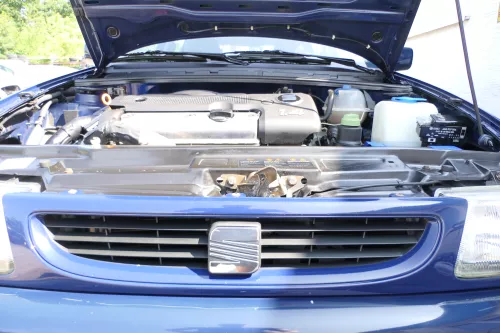 Seat Cordoba 6K Kühlergrillleiste Kühlergrill Grill Grillleiste Leiste blau LA5E (176133)