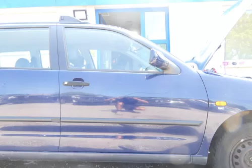 VW Polo Variant Kombi 6Kv oder Caddy 9Kv Tür vorne rechts blau LA5E ohneAnbau