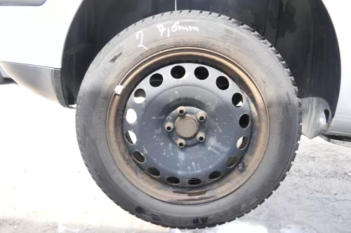 4x Golf 4 Bora Reifen Felgen 205/55 R16 Winterreifen 6-7mm M+S (176171)