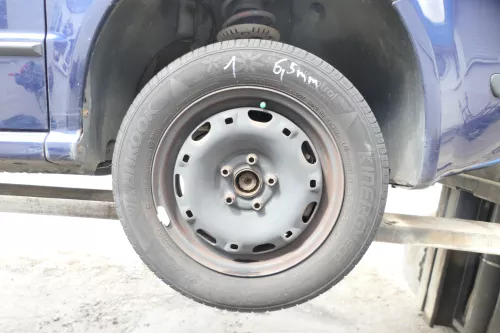 4x VW Polo 9N Felgen Reifen 165/70 R14 81T Sommerreifen 5jx14H2 ET35 ca. 6mm