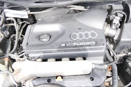 VW Golf 4 Bora Kühlerschlauch Schlauch Rohr Leitung 1,8T ARZ APP 06A121065AK