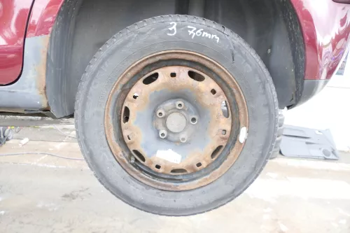 4x Polo 9N Felgen Reifen 165/70 R14 81T Allwetterreifen 5jx14H2 ET35 ca. 5-7mm