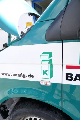 VW T5 Kotflügel vorne links weiß grün 7H0821101E (176399)