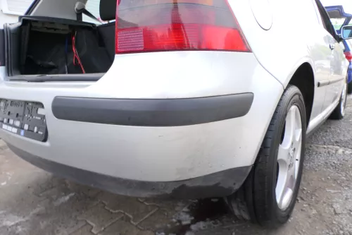 VW Golf 4 Limousine Stoßstange hinten Heckstoßstange Stoßfänger silber LA7W (176617)