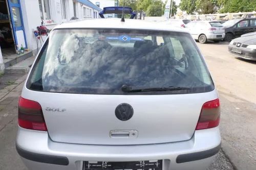 VW Golf 4 Limousine Heckklappe Kofferraumklappe Klappe hinten silber LA7W ohnAnb