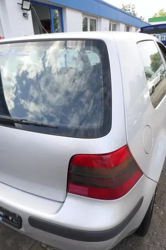 VW Golf 4 Limousine Heckklappe Kofferraumklappe Klappe hinten silber LA7W ohnAnb (176618)