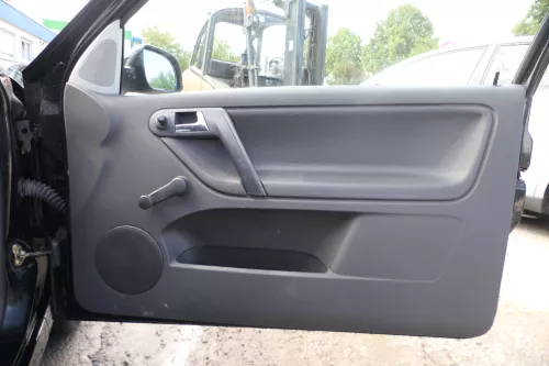 1x VW Polo 6N2 Türverkleidung Verkleidung Tür vorne rechts 2/3-Türer off-black