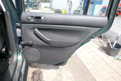 1x VW Golf 4 1J Kombi Türverkleidung Verkleidung Tür hinten rechts schwarz