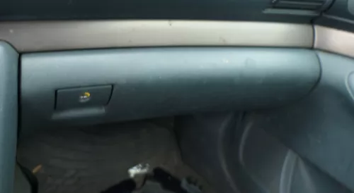 Audi A4 B5 Handschuhfach schwarz Handschuhfachdeckel Deckel Klappe - LAGOS grün