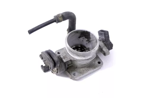 VW Golf 3 T4 Vento Drosselklappe Drosselklappenstutzen 1,8 2,0 1HM061B  (176774)