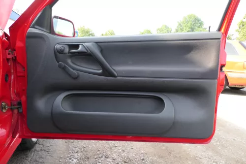 1x Polo 6N Türverkleidung Verkleidung Tür vorne rechts 2/3-Türer schwarz Griff (177011)
