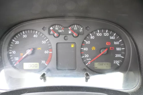 VW Golf 4 Tacho Tachometer Kombiinstrument 198.000km 1J0920802 1,4 16V 75PS 55kw