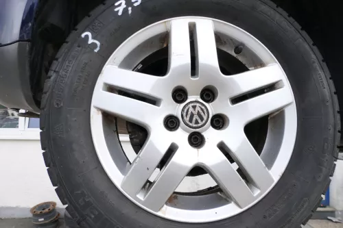 4x Golf 4 Bora Alufelgen Felgen 195/65 R15 Winterreifen Reifen 1J0601025Q 6-7mm (177103)