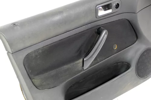 1x Golf 4 Bora Türverkleidung Verkleidung Tür vorne links 4/5-Türer Griff schwa (177110)