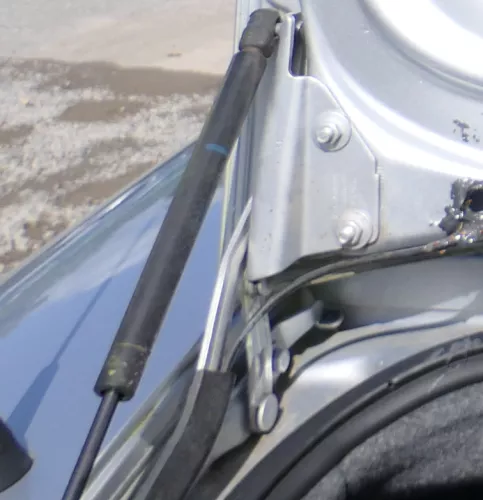 1x Audi TT Roadster 8N Dämpfer Heckklappe hinten links Scharnier silber LY7W