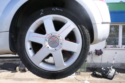 2x VW Golf 5 9N 6Y Reifen 225/45 R17 H Winterreifen ca. 6-7mm NUR REIFEN (177264)