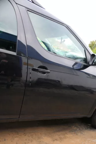 Skoda Roomster 5J Tür vorne rechts Beifahrertür schwarz LF9R (ohne Anbauteile) (177394)