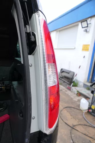 Roomster 5J original Rücklicht Rückleuchte Heckleuchte hinten rechts + Lampenträ (177398)