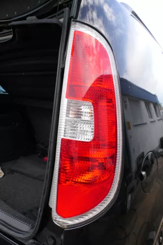Roomster 5J original Rücklicht Rückleuchte Heckleuchte hinten rechts + Lampenträ