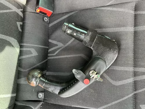 Roomster 5J Anhängerkupplung Anhängekupplung abnhembar  - komplett Schrauben