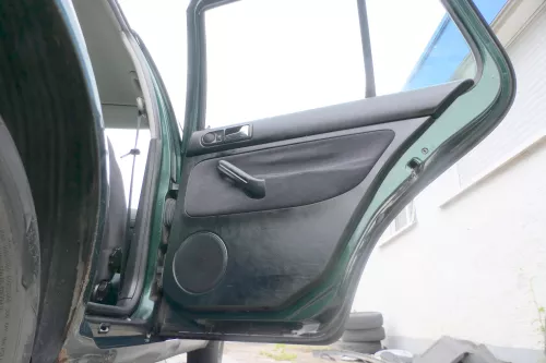 1x VW Golf 4 1J Limousine Türverkleidung Verkleidung Tür hinten rechts schwarz (177634)