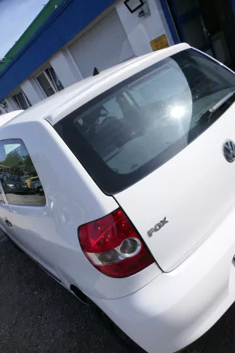 Fox 5Z Heckklappe Kofferraumklappe Klappe hinten +Scheibe weiß LB9A (177657)