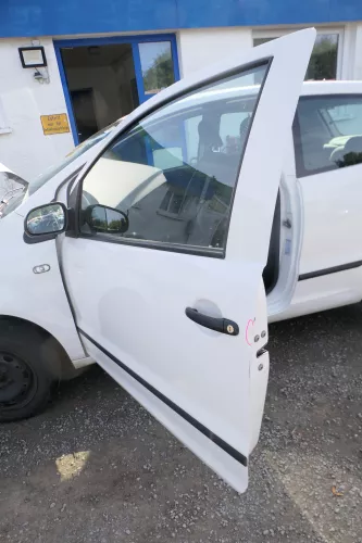 VW Fox 5Z Tür vorne links Fahrertür weiß LB9A - ohne Anbauteile (177658)