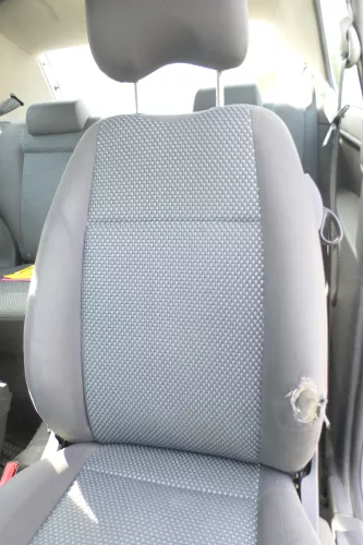 VW Fox Sitz Fahrersitz vorne links OHNEAirbag höhenverstellbar  (177662)