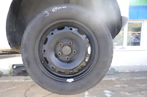 4x VW Polo 9N Felgen Reifen 165/70 R14 81T Sommerreifen 5jx14H2 ET35 ca. 5-6,5mm (177663)