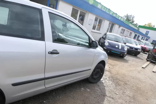 VW Fox 5Z Tür vorne rechts Beifahrertür silber LA7W grau (177667)