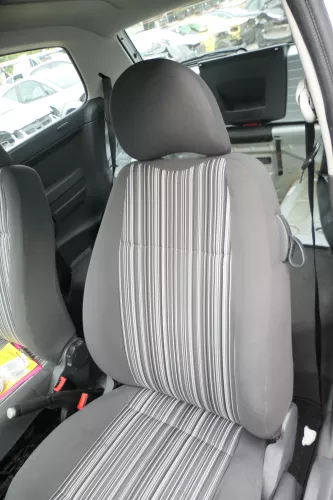 VW Fox Sitz Fahrersitz vorne links OHNEAirbag höhenverstellbar (177674)
