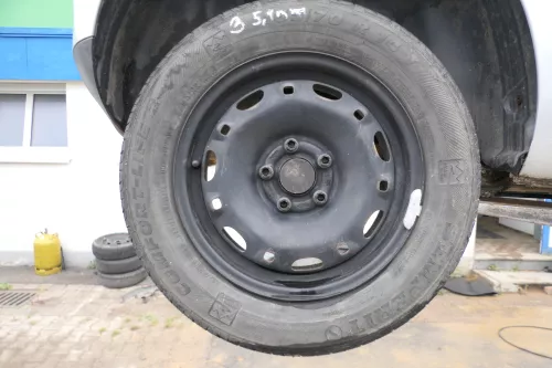 4x VW Polo 9N Felgen Reifen 165/70 R14 81T Sommerreifen 5jx14H2 ET35 ca. 5-6,5mm (177676)