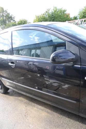 VW Fox 5Z Tür vorne rechts Beifahrertür schwarz LC9Z (177681)