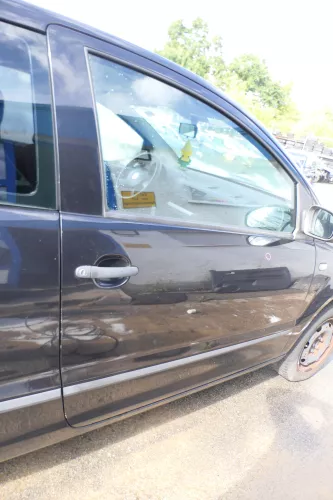 VW Fox 5Z Tür vorne rechts Beifahrertür schwarz LC9Z (177681)