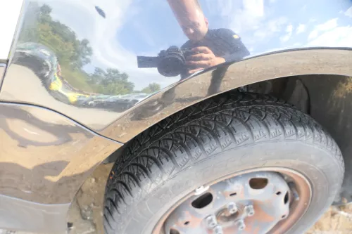 VW Fox Kotflügel vorne links schwarz LC9Z (177688)