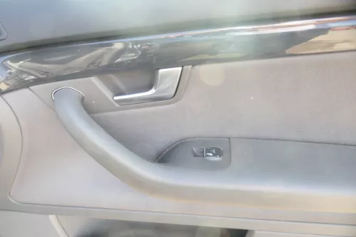 1x A4 8E B6 Türverkleidung Verkleidung Tür vorne rechts - swing dunkelgrau (177701)