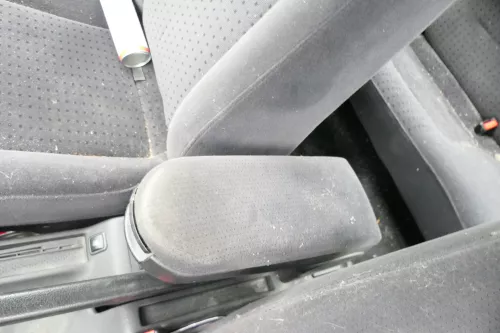 VW Passat 3B Mittelarmlehne Armlehne Lehne Mitte Original schwarz Velour (177817)