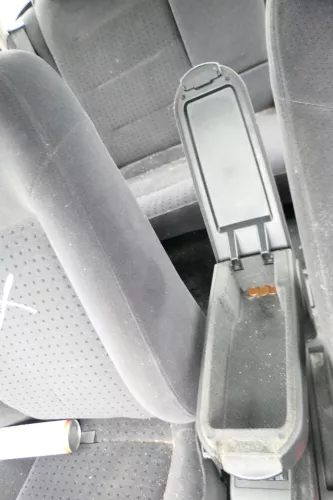 VW Passat 3B Mittelarmlehne Armlehne Lehne Mitte Original schwarz Velour (177817)