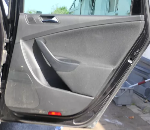 1x VW Passat 3C Variant Türverkleidung Verkleidung Tür hinten rechts schwarz