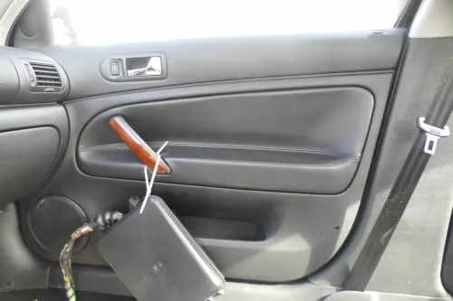 1x Passat 3B 3BG Türverkleidung Verkleidung Tür vorne rechts - schwarz Leder