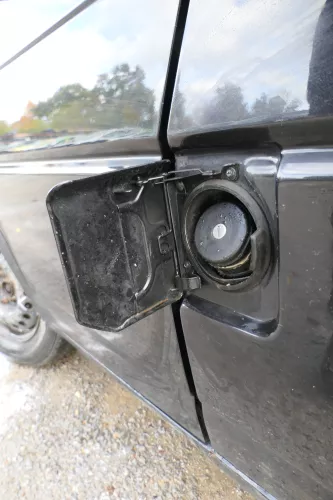 VW T4 Tankdeckel Tankklappe Tank Deckel Klappe schwarz LC9Z (177911)