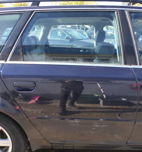 Audi A6 4B C5 Tür Türblatt hinten rechts blau LZ5L mit Rahmen